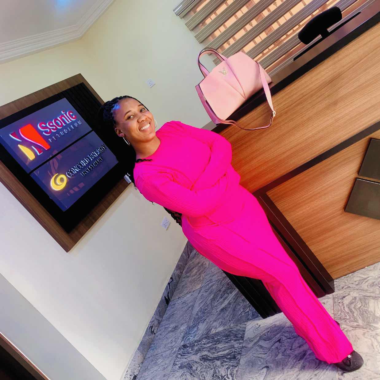 goodnovel comment avatar