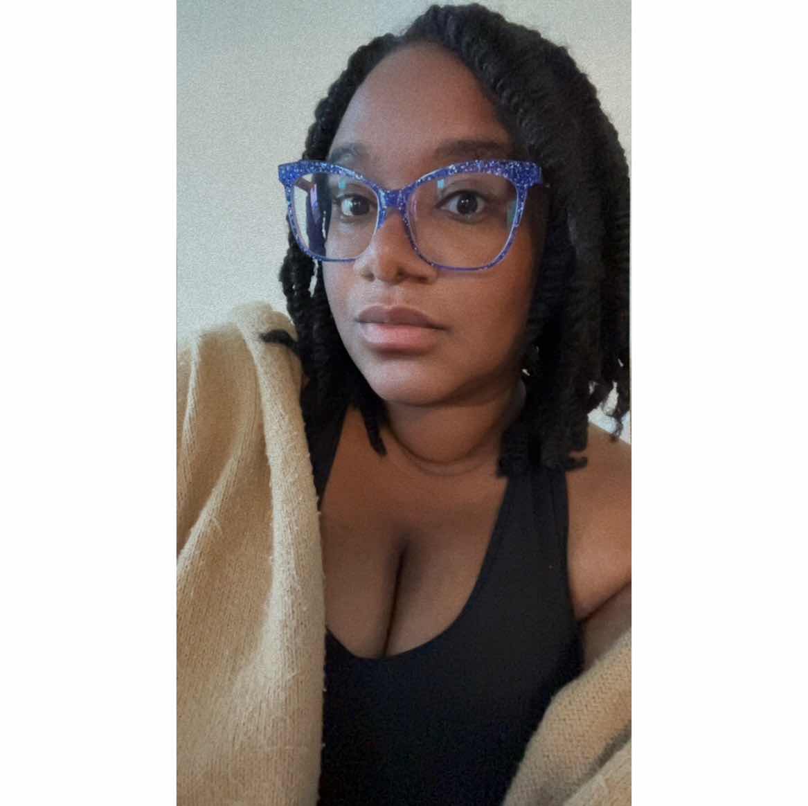 goodnovel comment avatar