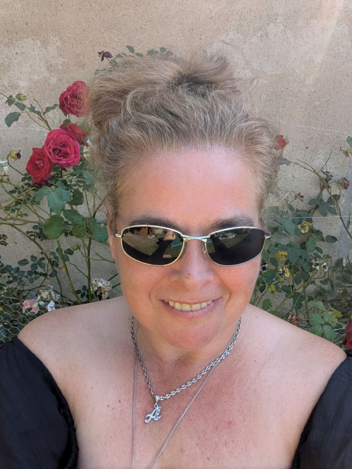 goodnovel comment avatar