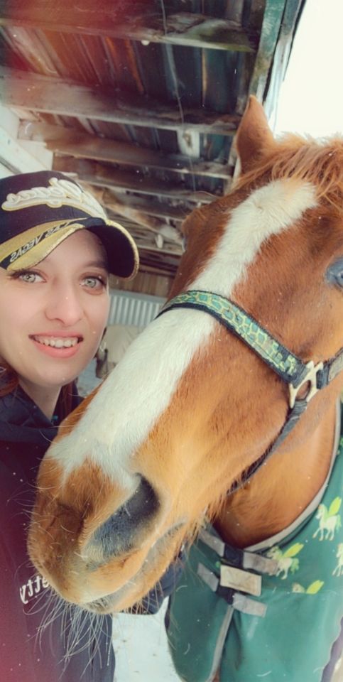 goodnovel comment avatar