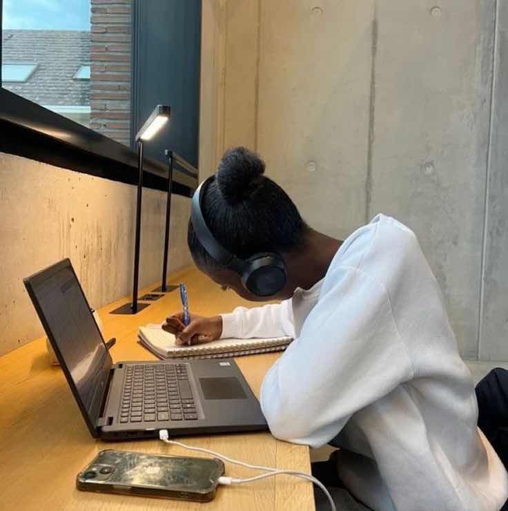 goodnovel comment avatar