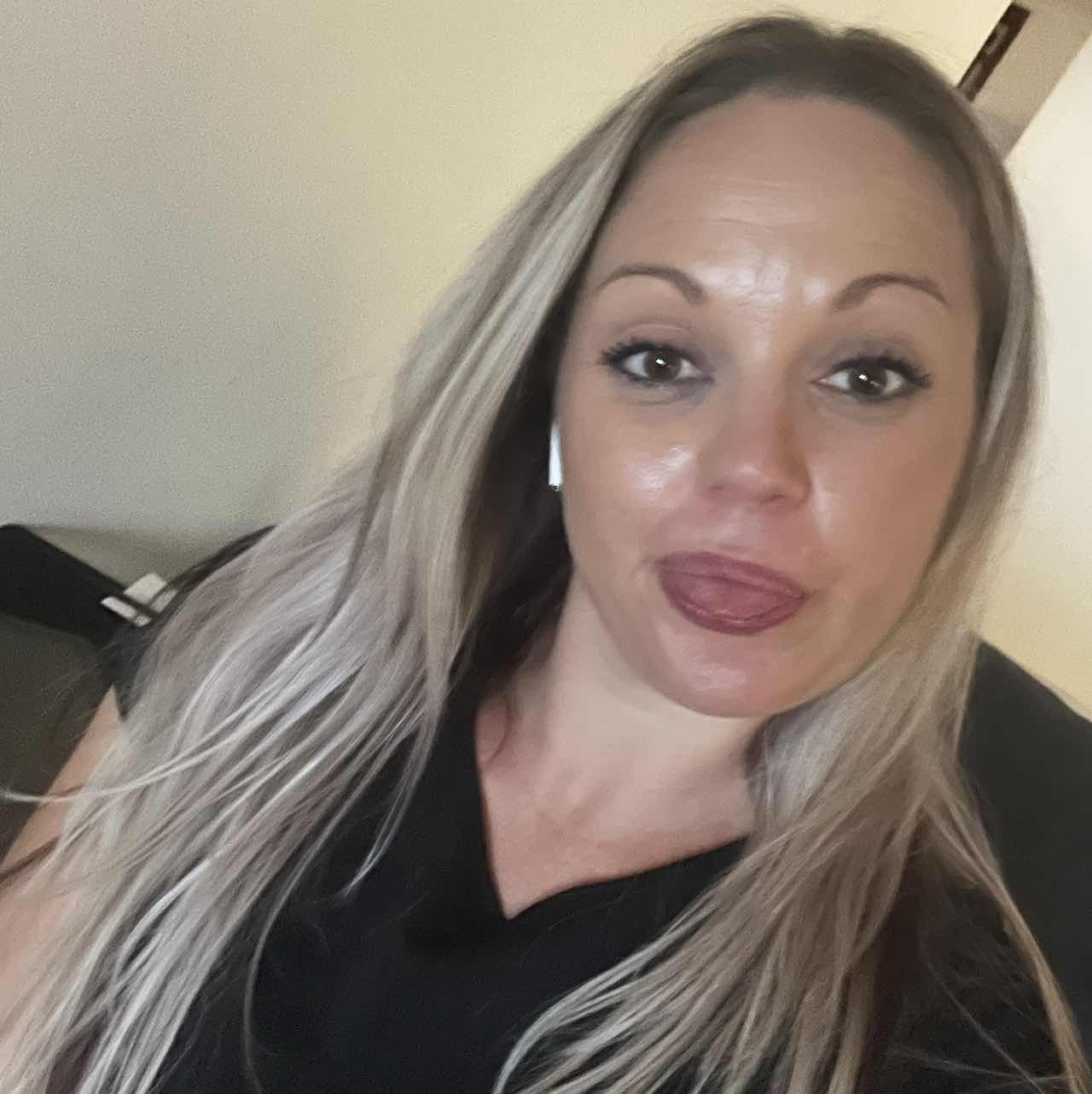 goodnovel comment avatar