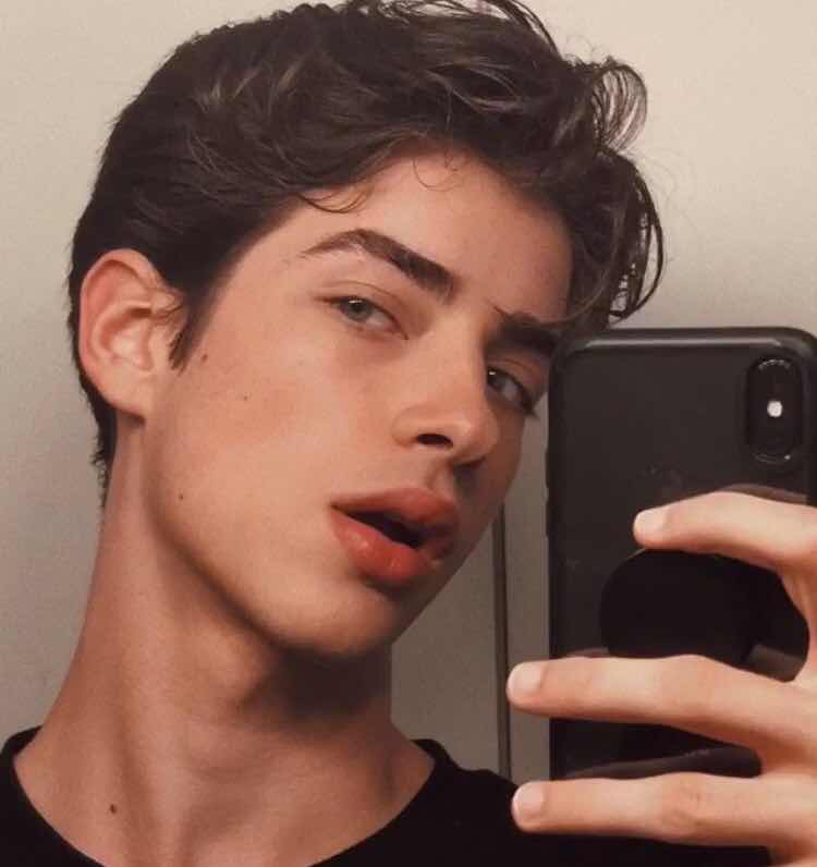 goodnovel comment avatar