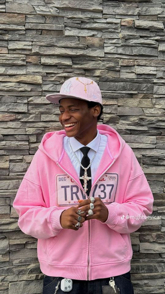 goodnovel comment avatar