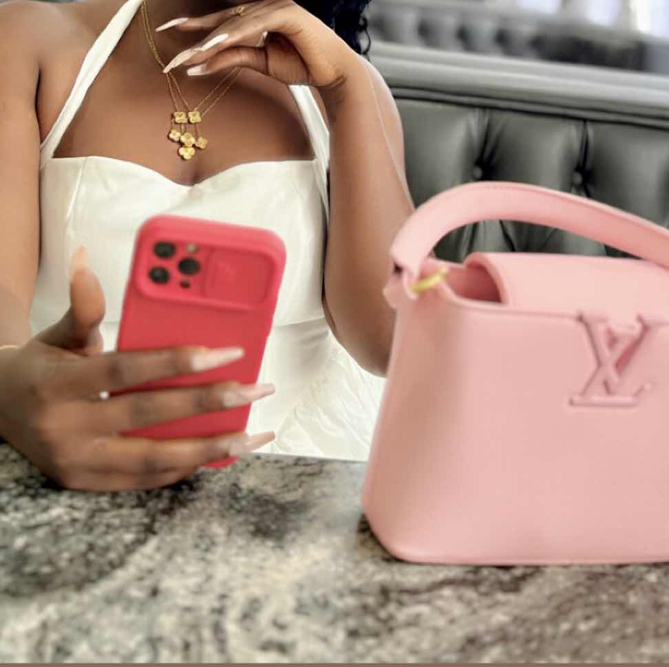 goodnovel comment avatar