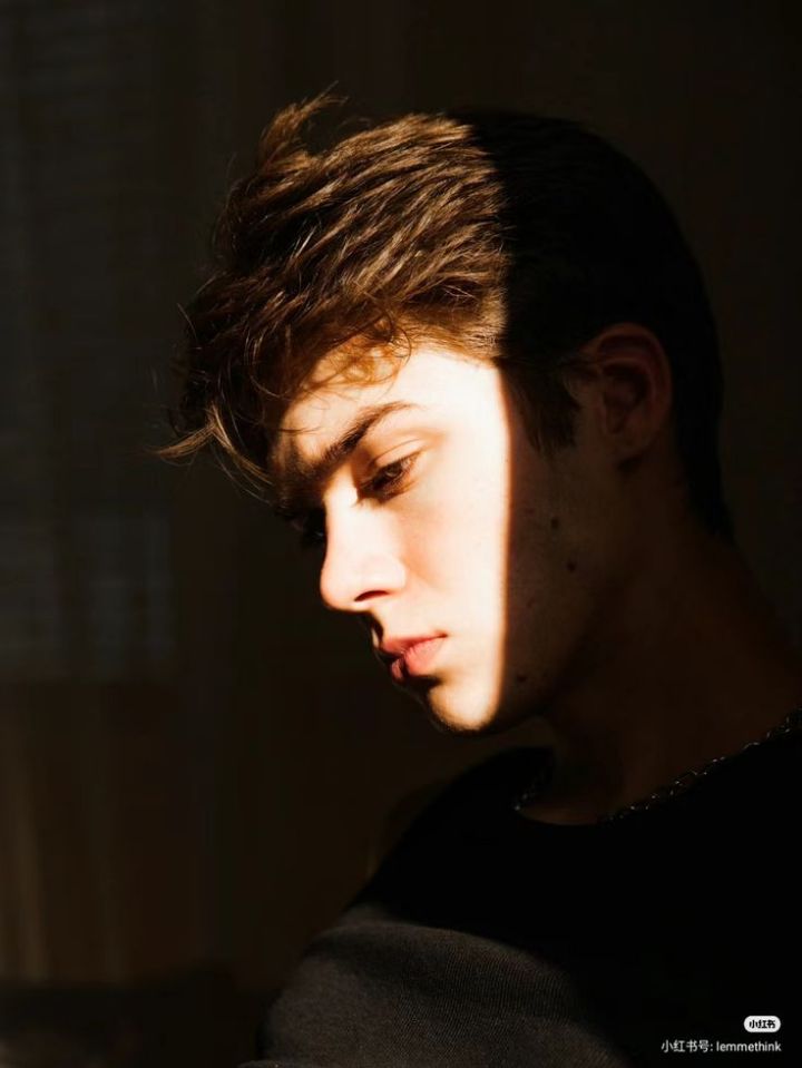 goodnovel comment avatar