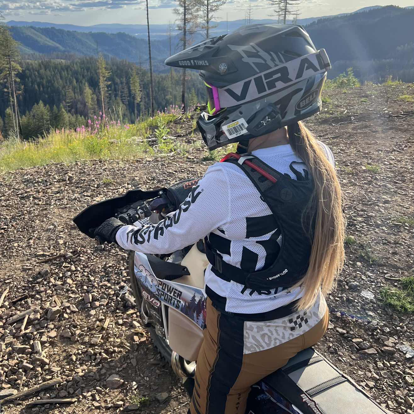 goodnovel comment avatar