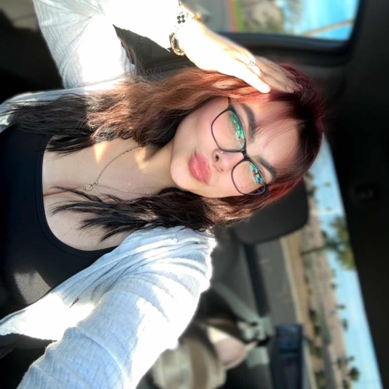 goodnovel comment avatar