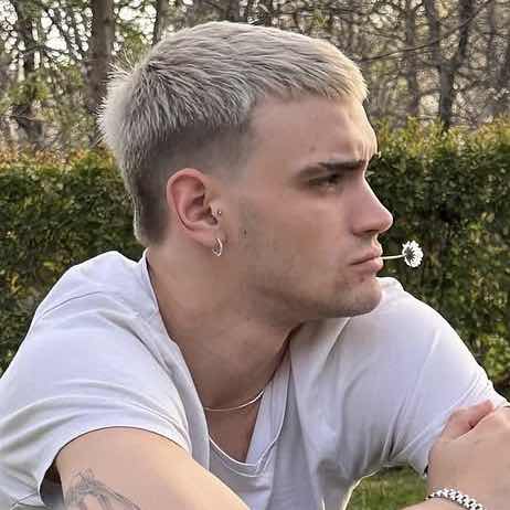 goodnovel comment avatar