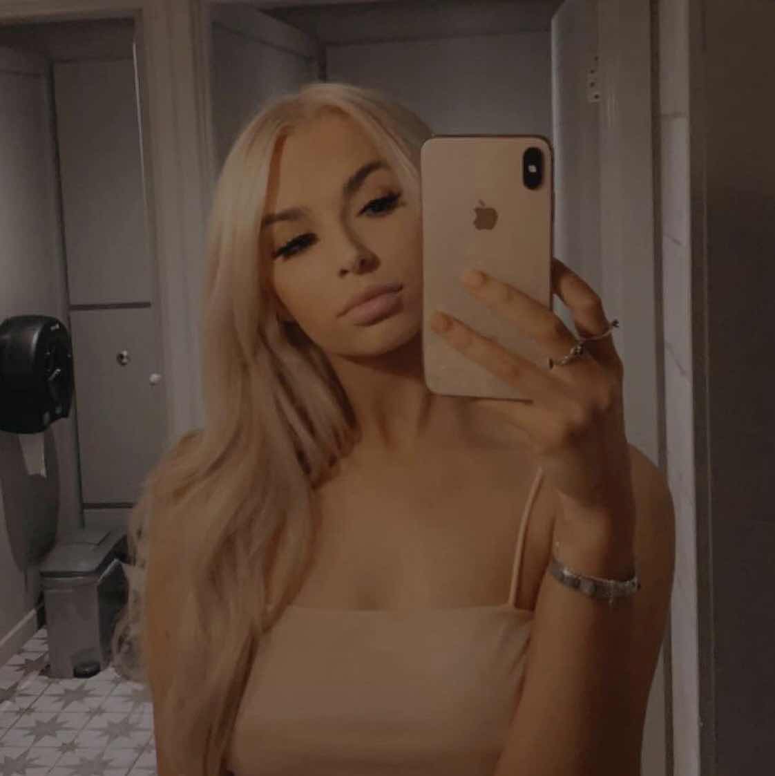 goodnovel comment avatar