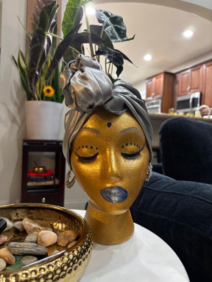 goodnovel comment avatar