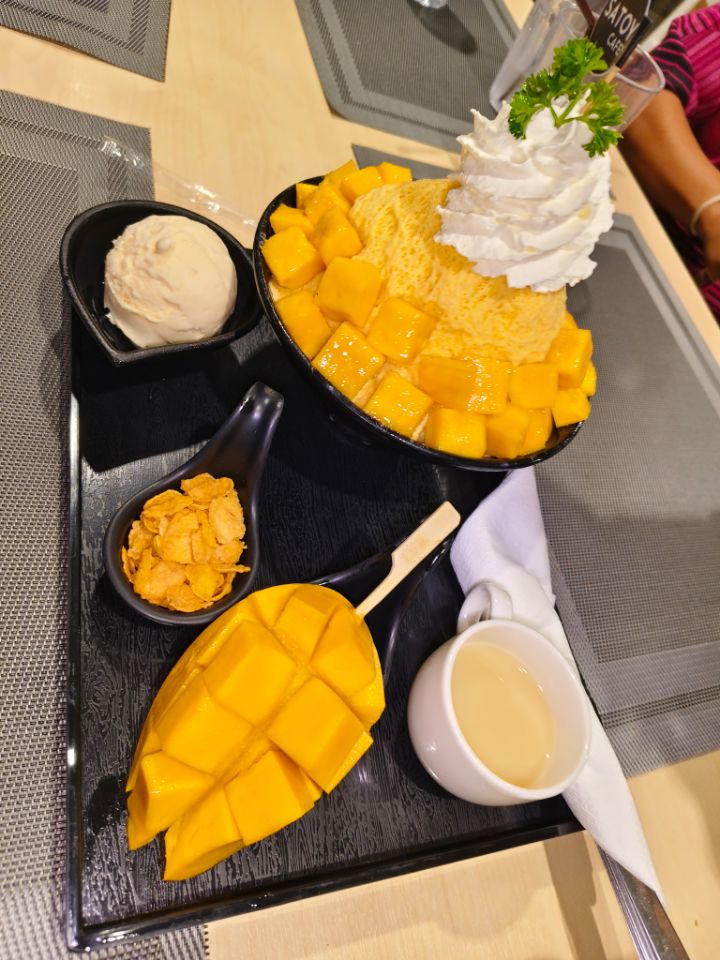 goodnovel comment avatar