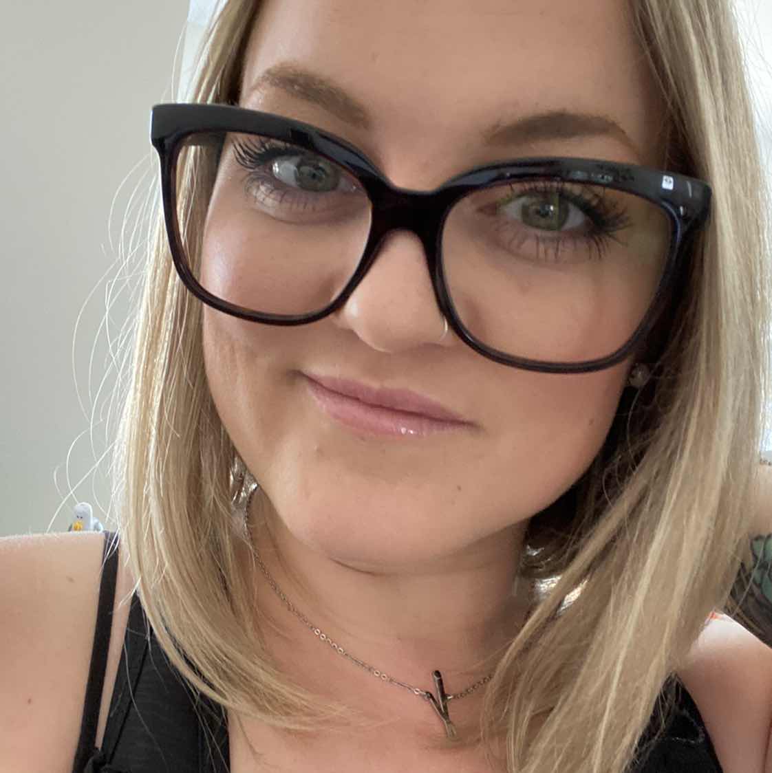 goodnovel comment avatar